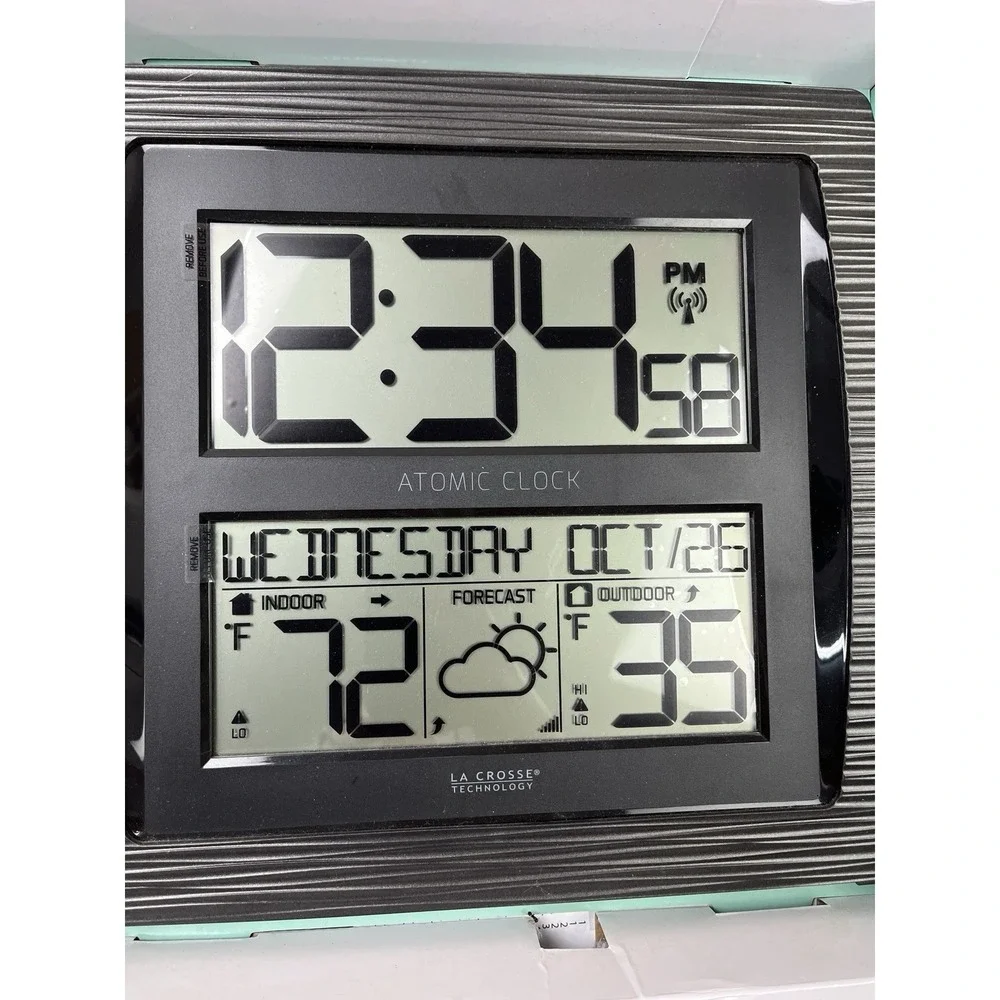 La Crosse Technology Atomic Clock & Weather Station w/ Indoor/Outdoor Temp NEW